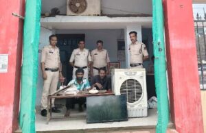खरसिया में सूने मकान की चोरी का 24 घंटे में खुलासा, दो आरोपी गिरफ्तार, चोरी का सामान बरामद