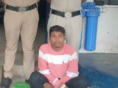 घर के आंगन में अवैध शराब बिक्री करते आरोपी को पकड़ा, 15 लीटर महुआ शराब जब्त