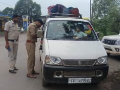 तेज और खतरनाक ड्राइविंग की शिकायत पर पुलिस का सख्त एक्शन, स्कूल वाहनों की औचक जांच