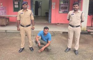फरार चल रहे आरोपी अनिल बेहरा को तमनार पुलिस ने गांव से घेराबंदी कर पकड़ा