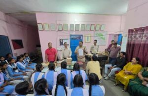 “भूपदेवपुर थाना बना विद्यार्थियों की सीख का केंद्र, छात्र-छात्राओं ने जाना थाना की कार्यप्रणाली
