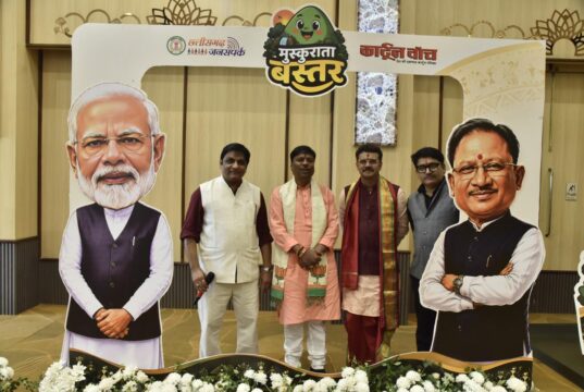 120 स्कूली विद्यार्थियों ने वरिष्ठ कार्टूनिस्टों से सीखी कार्टून और कैरिकेचर की बारीकियां