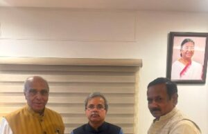रेलवे स्टेशन पर 8 महत्वपूर्ण ट्रेनों के ठहराव की मांग, रेलवे बोर्ड चेयरमैन से सांसद श्री देवेन्द्र प्रताप सिंह ने की मुलाकात