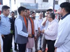 जिला चिकित्सालय में मरीजों को बेहतर उपचार और सुविधाएं देने पर जोर