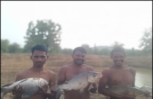 तालाब में पाली मछलियां, मुनाफे से संवारी जिंदगीकृशंकर कुडि़यम बने आत्मनिर्भरता की मिसाल