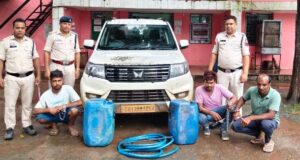 रात के अंधेरे में ट्रकों-ट्रेलरों का डीजल उड़ाने वाले गिरोह का भंडाफोड़, तमनार पुलिस की ताबड़तोड़ कार्रवाई