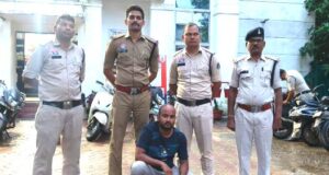 “ऑपरेशन क्लीन हंट” में ₹32 लाख की ट्रांसपोर्ट धोखाधड़ी का फरार आरोपी प्रकाश मिश्रा गिरफ्तार
