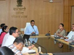 बाढ़ आपदा से हुई क्षति का आकलन कर शीघ्र मुआवजा राशि वितरित कराएं – कलेक्टर