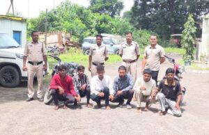 गिरोह बनाकर राहगीरों से लूटपाट करने वाले एक विधि से संघर्षरत बालक समेत 7 आरोपी गिरफ्तार