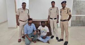 जूटमिल पुलिस की त्वरित कार्रवाई: युवक की हत्या के मामले में दो आरोपी गिरफ्तार, एक फरार की तलाश जारी