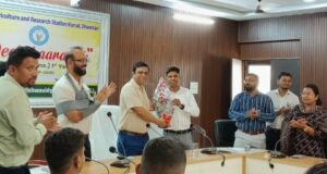 सेवा संकल्प अभियान :सेवा की कहानी: गांव की मिट्टी से वैश्विक मंच तक : दीपक गौराहा ने विद्यार्थियों को सुनाई सफलता की कहानी