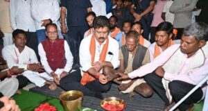 उप मुख्यमंत्री विजय शर्मा ने मुड़घुसरी में 1.48 करोड़ रुपए के तीन सड़क का किया भूमिपूजन