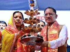 सवा लाख ‘आशीर्वाद के दीपों’ से जगमगाया खारुन तट, प्रधानमंत्री नरेंद्र मोदी के स्वस्थ और दीर्घायु जीवन के लिए हुई महाआरती