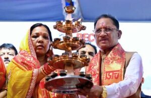 सवा लाख ‘आशीर्वाद के दीपों’ से जगमगाया खारुन तट, प्रधानमंत्री नरेंद्र मोदी के स्वस्थ और दीर्घायु जीवन के लिए हुई महाआरती