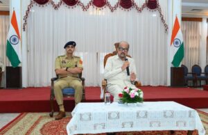 राज्यपाल डेका ने विद्यार्थियों से किया संवाद, दिए सफलता के मंत्र