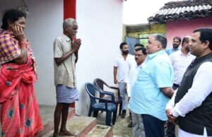 सेवा संकल्प अभियान के तहत ग्रामीणों के बीच पहुंचे पर्यटन एवं संस्कृति मंत्री राजेश अग्रवाल