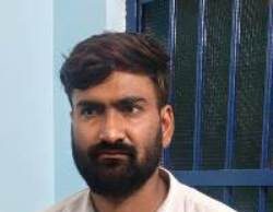 विवाहिता युवती को प्रेमजाल में फंसाकर बंधक बनाने और ब्लैकमेल करने वाला युवक गिरफ्तार, चक्रधरनगर पुलिस ने भेजा जेल