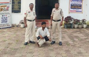 15 स्थायी वारंट में थी सरोज बेहरा की तलाश, झारसुगुड़ा बस स्टैंड के पास घेराबंदी कर कोतवाली पुलिस ने पकड़ा