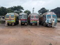 ऑपरेशन प्रहार के तहत अवैध कबाड़ के खिलाफ रायगढ़ पुलिस की बड़ी कार्रवाई, 6 वाहनों से 129.840 टन स्क्रैप जब्त