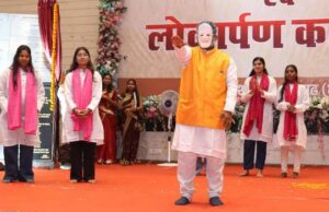 ‘नमो सेवा-अनकही कहानियां’ में छात्रों ने किया प्रधानमंत्री श्री नरेन्द्र मोदी के 25 वर्षों की सेवा यात्रा का मंचन
