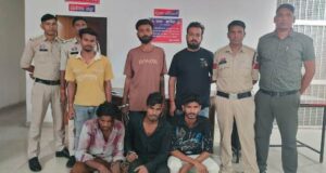 जूटमिल पुलिस की बड़ी कार्रवाई: ट्रेलर चालक से मोबाइल लूटपाट और लूट की मोबाइल खरीद-बिक्री के आरोप मेंत 6 गिरफ्तार, सभी भेजे गए रिमांड पर