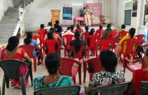 महिला थाना पुलिस ने चंद्रा सामुदायिक भवन में वार्डवासियों को दी गई सायबर और महिला अपराधों की जानकारियां
