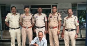 ऑपरेशन आघात: छोटे देवगांव में गांजा बिक्री पर खरसिया पुलिस का प्रहार, 5.025 किलो गांजा के साथ आरोपी गिरफ्तार