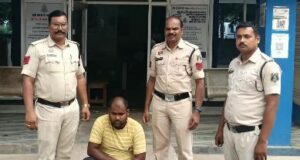 ऑपरेशन आघात में खरसिया पुलिस की अवैध शराब पर कार्यवाही, 20 लीटर महुआ शराब और बाइक सहित आरोपी गिरफ्तार, ₹34 हजार की संपत्ति जब्त