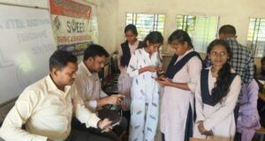 चपले शासकीय महाविद्यालय में मतदाता जागरूकता शिविर आयोजित