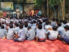 महिला थाना पुलिस ने टारपाली स्कूल में बच्चों को किया जागरूक, गुड टच-बैड टच से लेकर साइबर सुरक्षा और यातायात नियमों की दी जानकारी