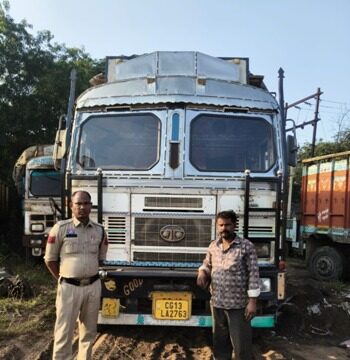 “ऑपरेशन प्रहार” के तहत पूंजीपथरा पुलिस की बड़ी कार्रवाई, 17.650 टन स्क्रैप कबाड़ से लदा 12 चक्का ट्रक जब्त