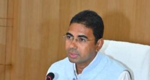 पं.चक्रपाणी शुक्ल हाई स्कूल मैदान में होग़ा राज्योत्सव का आयोजन