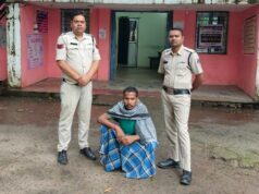 मुर्गा जल्दी देने की बात पर भड़का दुकानदार, मुर्गा काटने वाले कत्ते से युवक के पैर पर किया वार, आरोपी गिरफ्तार