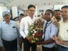 बिरहोर विशेष जनजाति मेरिट सूची में छत्तीसगढ़ में प्रथम आया संजय, वित्त मंत्री ओ.पी. चौधरी ने किया सम्मानित