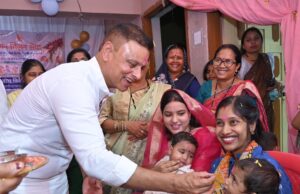 जनसेवा का नया अंदाज: आंगन तक पहुंचे अध्यक्ष, “सुनीं माताओं की बात”