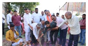 बुनियादी सुविधाओं के साथ सामाजिक विकास पर जोर, तीन वार्डों में निर्माण कार्य शुरू