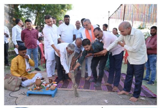 बुनियादी सुविधाओं के साथ सामाजिक विकास पर जोर, तीन वार्डों में निर्माण कार्य शुरू