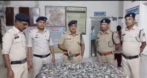 बलौदाबाजार-भाटापारा पुलिस की बड़ी और एहतियाती कार्रवाई: नवरात्रि मेला परिसर से चेकिंग कर 2100 नग स्टील एवं रिंगदार कड़े-चूड़े जप्त